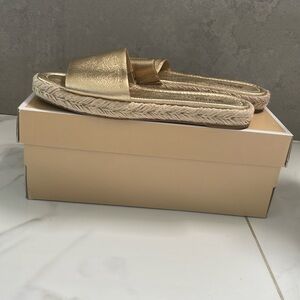 Michael Kors Dempsey Slide- size 7 1/2 pale gold